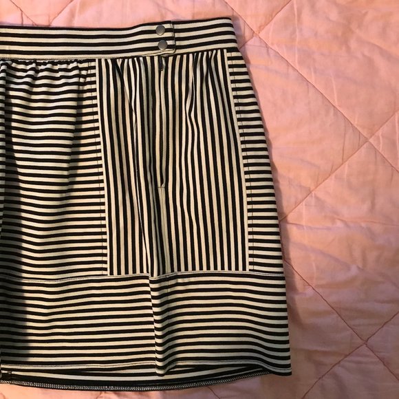 Madewell black & white stripe skirt - Picture 3 of 3